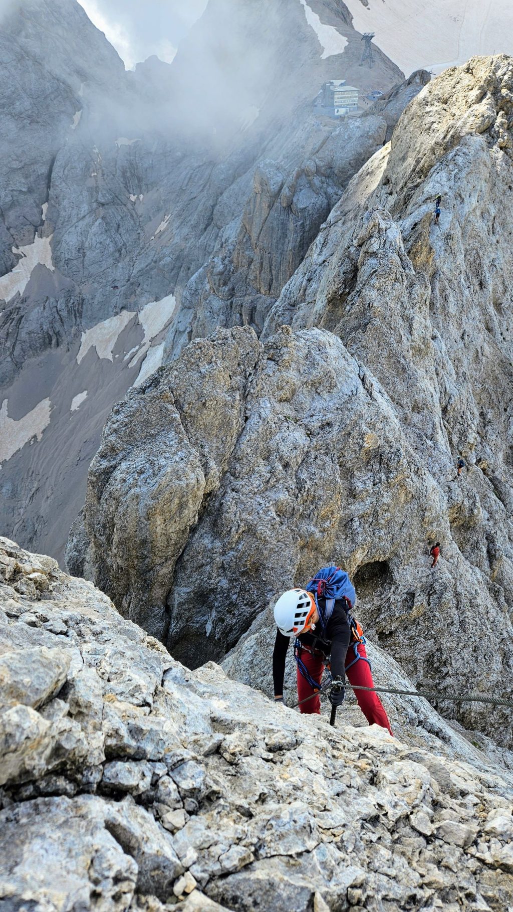 Una din coborârile mai abrupte, spre zona de final