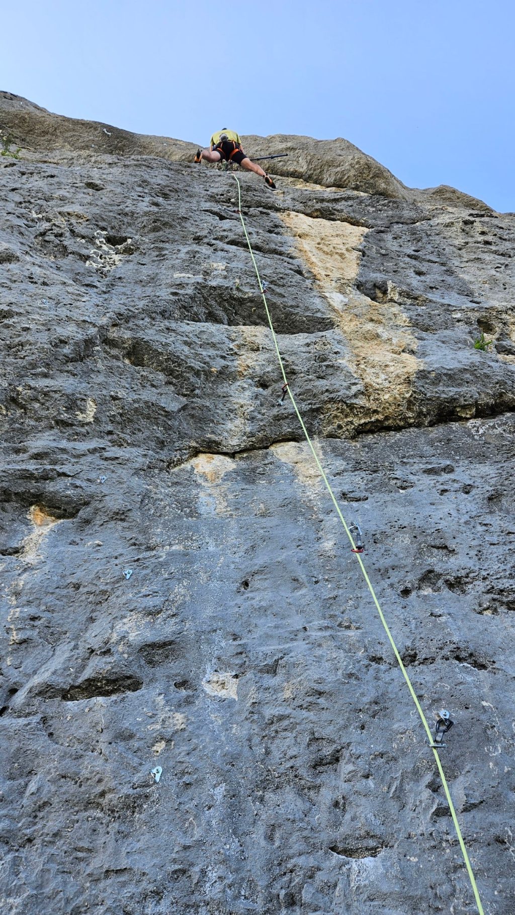 Eu pe traseul Bienvenue chez Myrtoon (6b+)