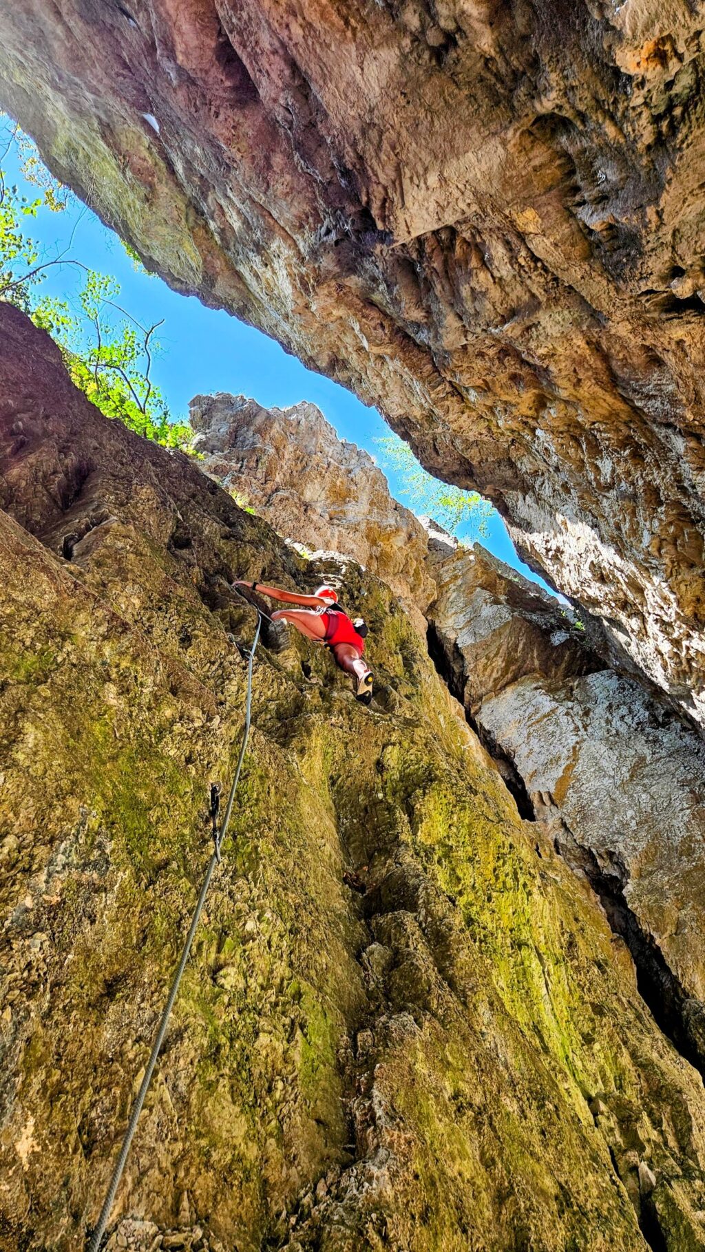 Ioana pe traseul Ghotic (6b+)