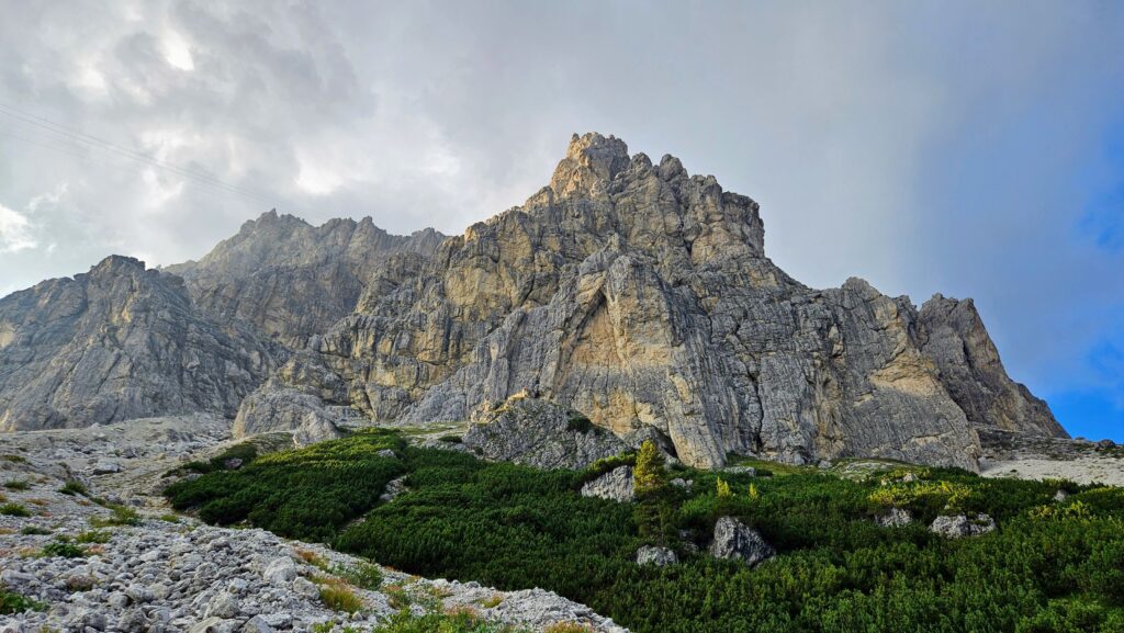 Vedere spre Lagazuoi din Falzarego