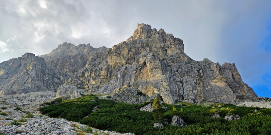 Vedere spre Lagazuoi din Falzarego