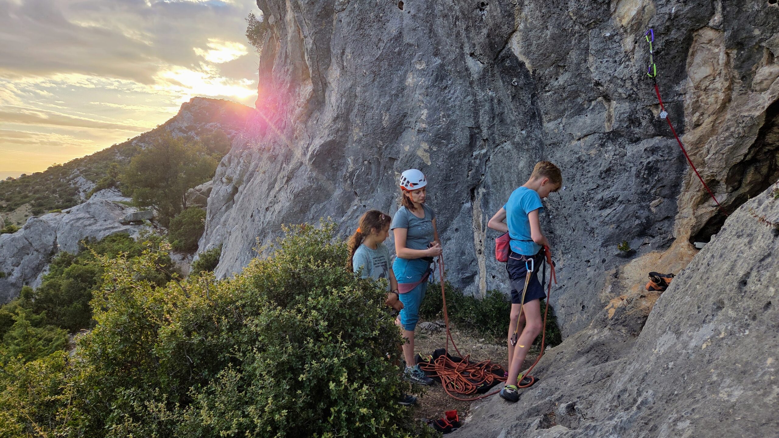 Apus la Mikros Viros