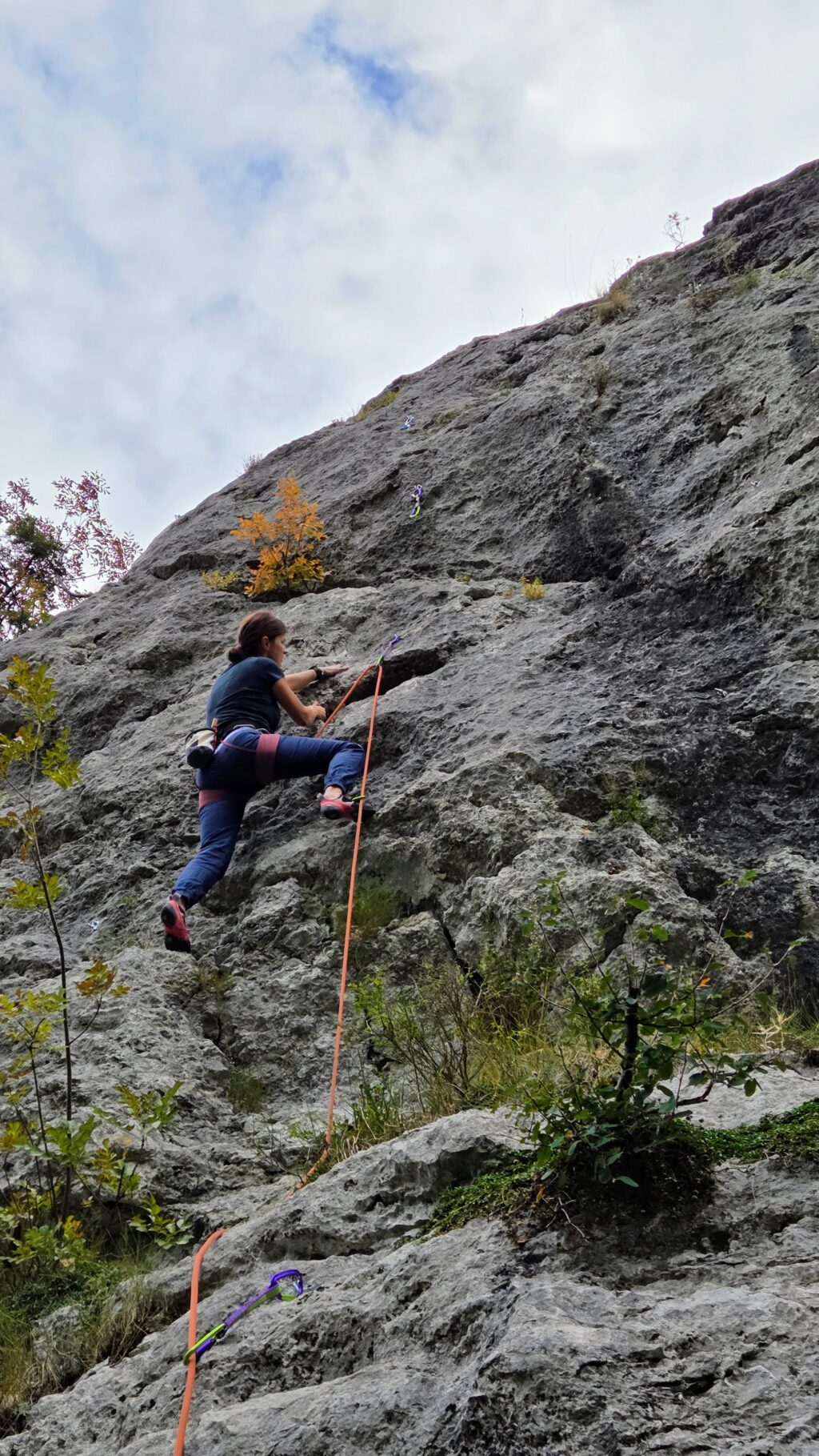 Ioana pe traseul Evolution (6a) din Flags