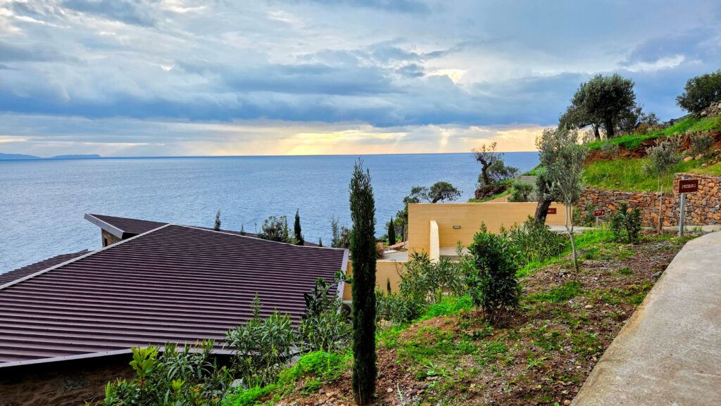 LEONIDION HOUSES / Lykoskufi Villas